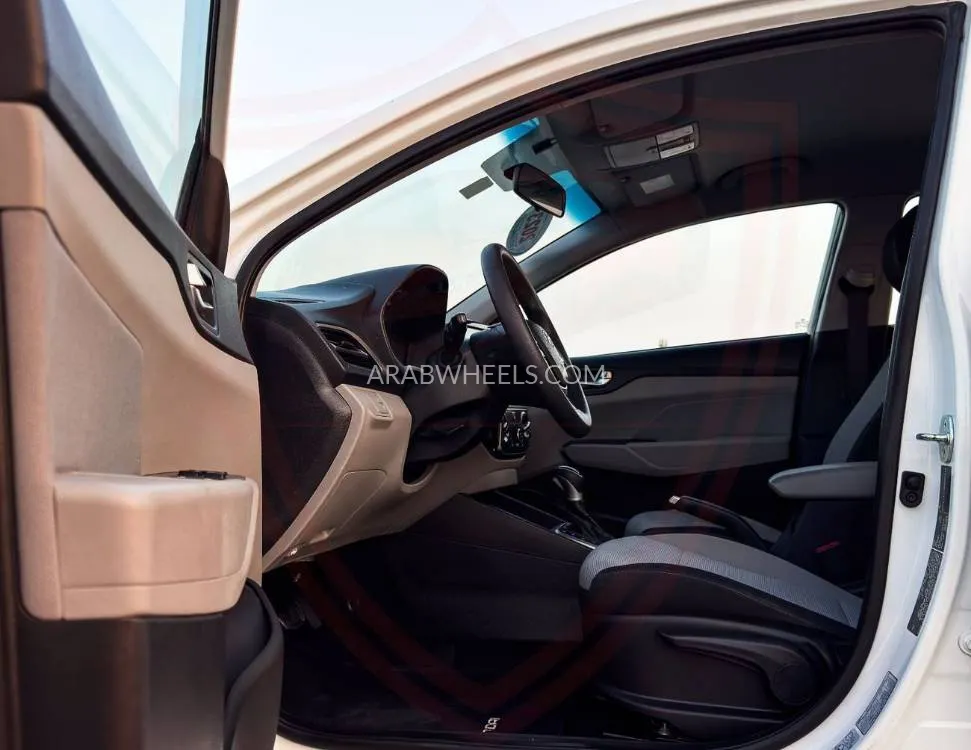 Hyundai Accent 2023 for Sale in Sharjah Image-8