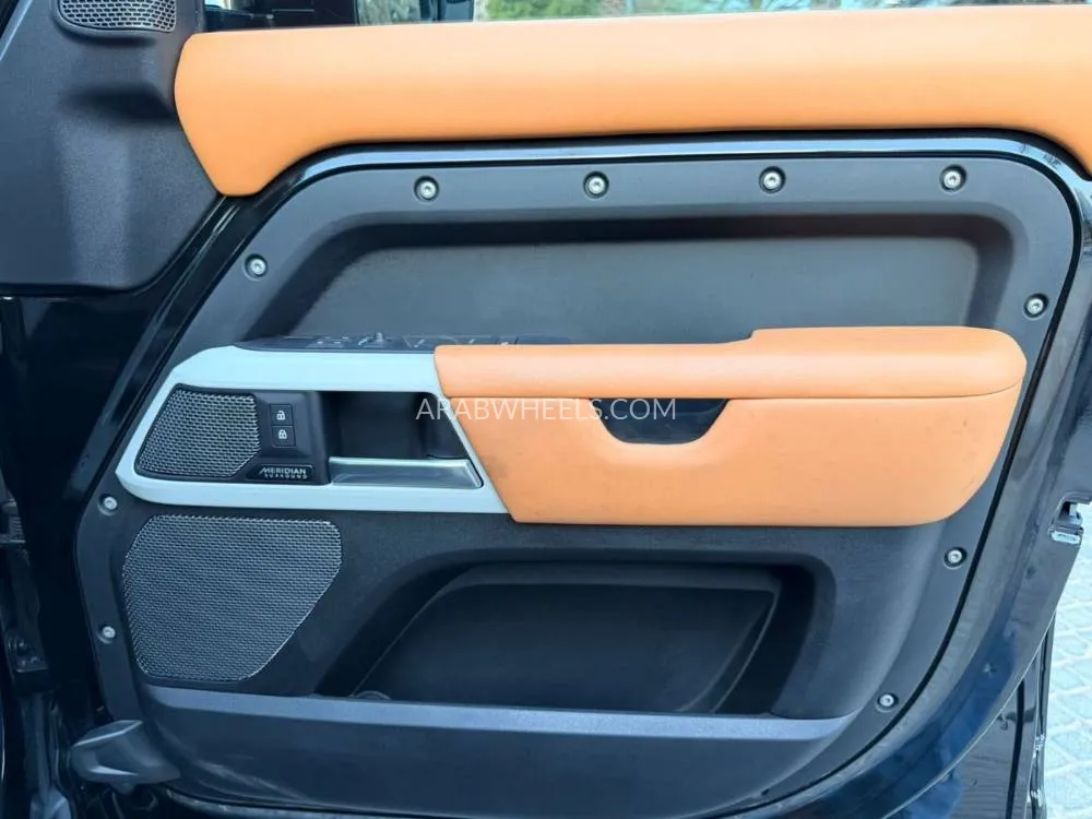 Land Rover Defender 2024 for Sale in Dubai Image-18