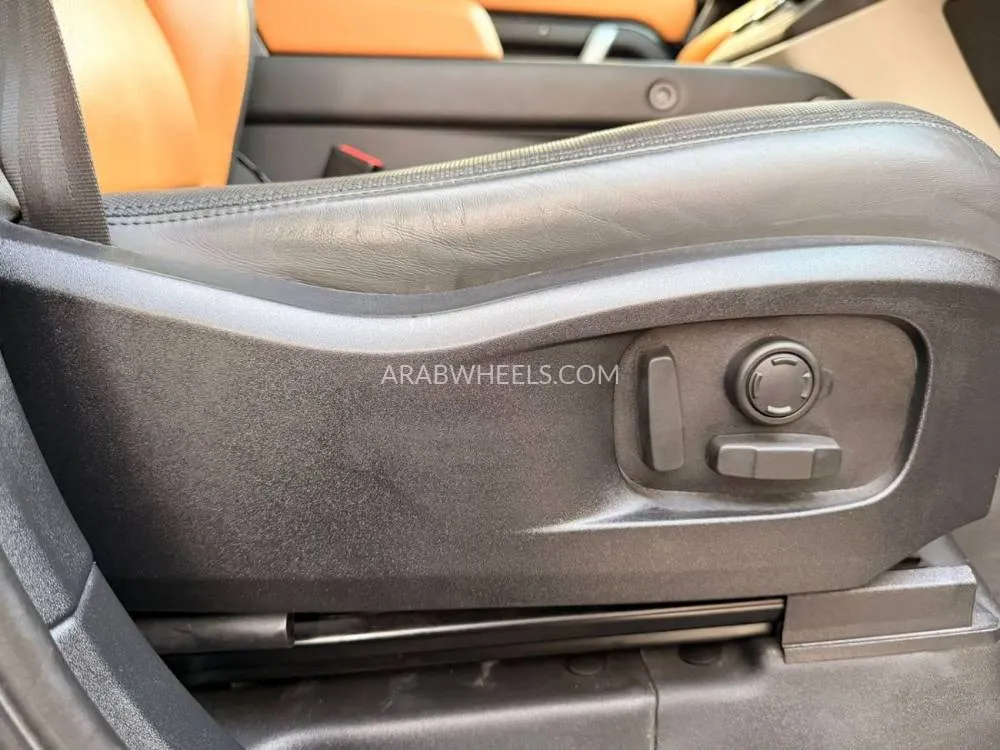 Land Rover Defender 2024 for Sale in Dubai Image-24