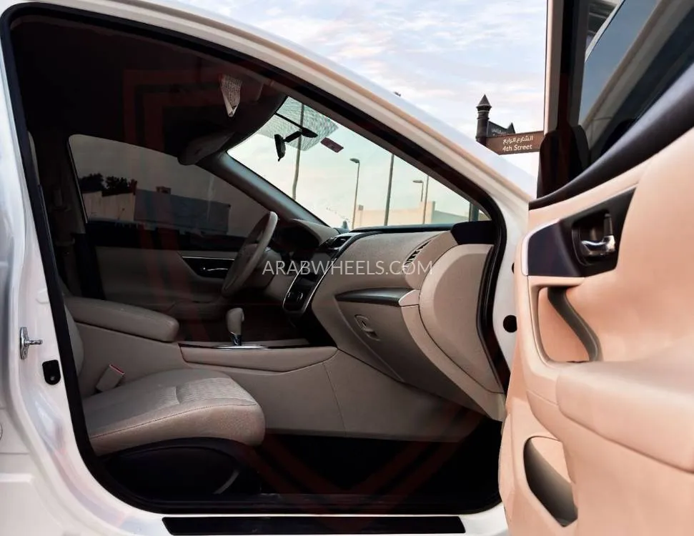 Nissan Altima 2018 for Sale in Sharjah Image-9