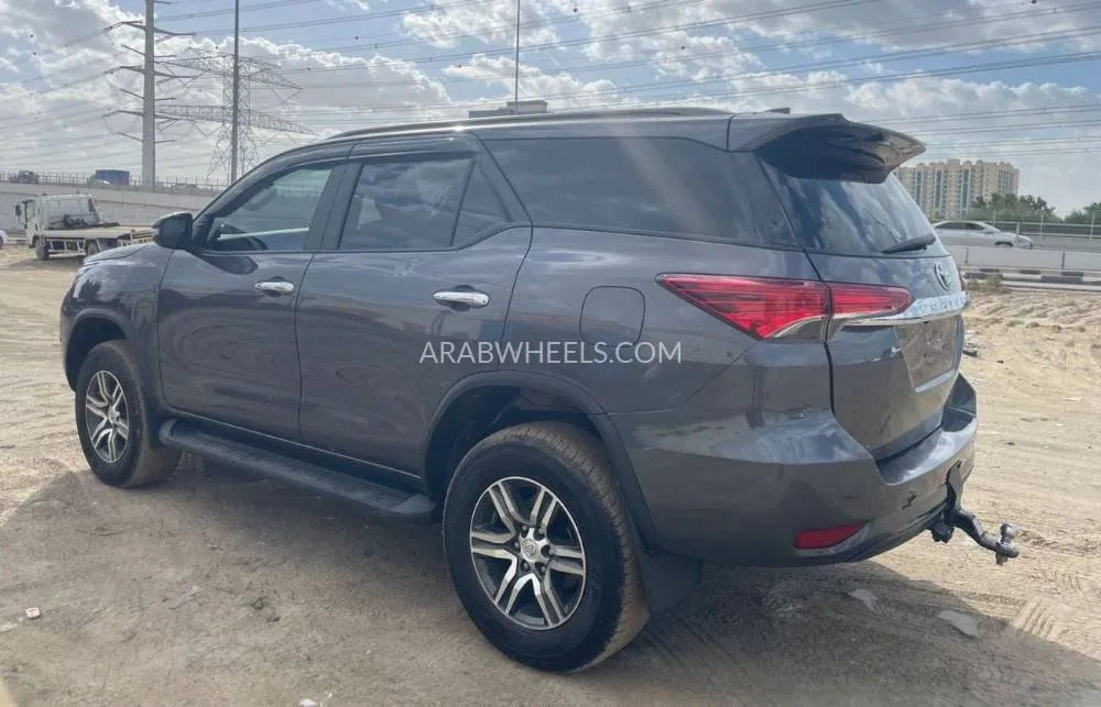 Toyota Fortuner 2023 for Sale in Dubai Image-5