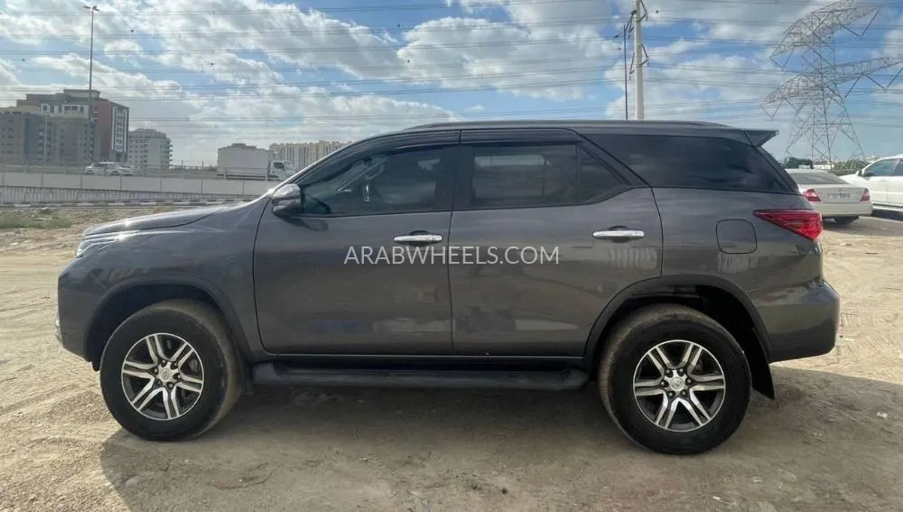Toyota Fortuner 2023 for Sale in Dubai Image-8