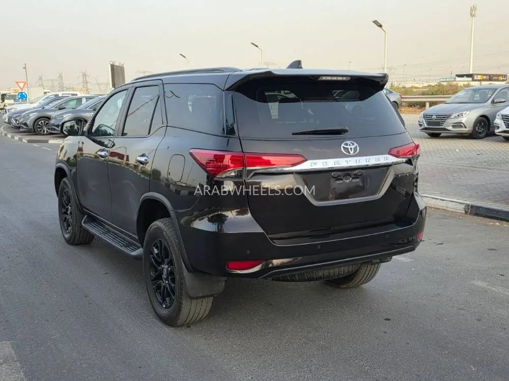 Toyota Fortuner 2024 for Sale in Dubai Image-6