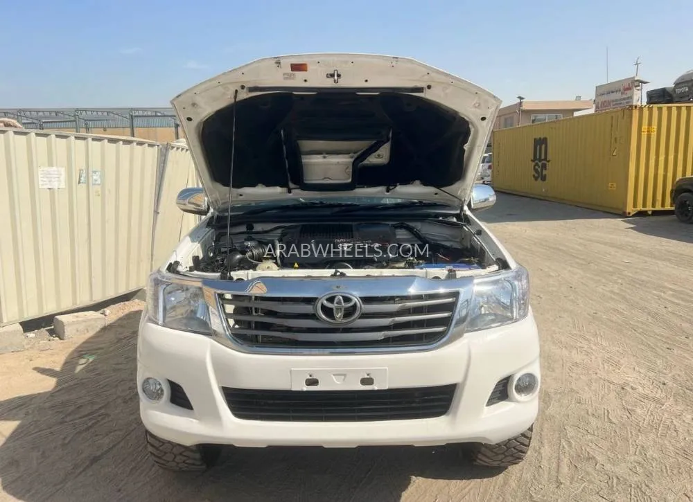 Toyota Hilux 2013 for Sale in Dubai Image-9