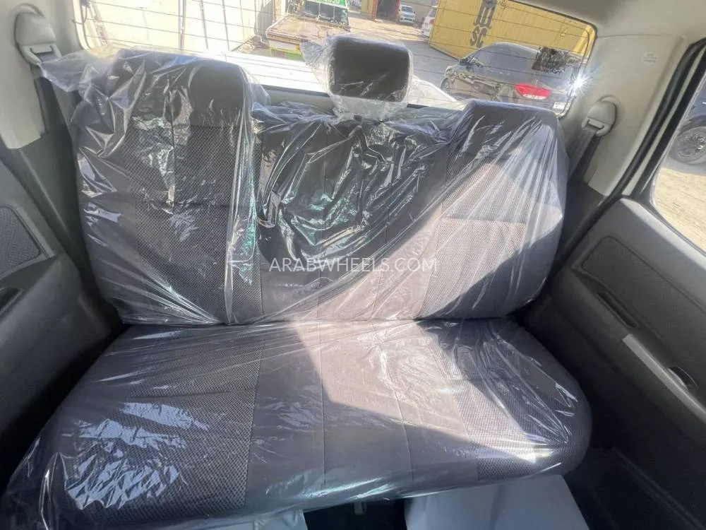 Toyota Hilux 2013 for Sale in Dubai Image-15