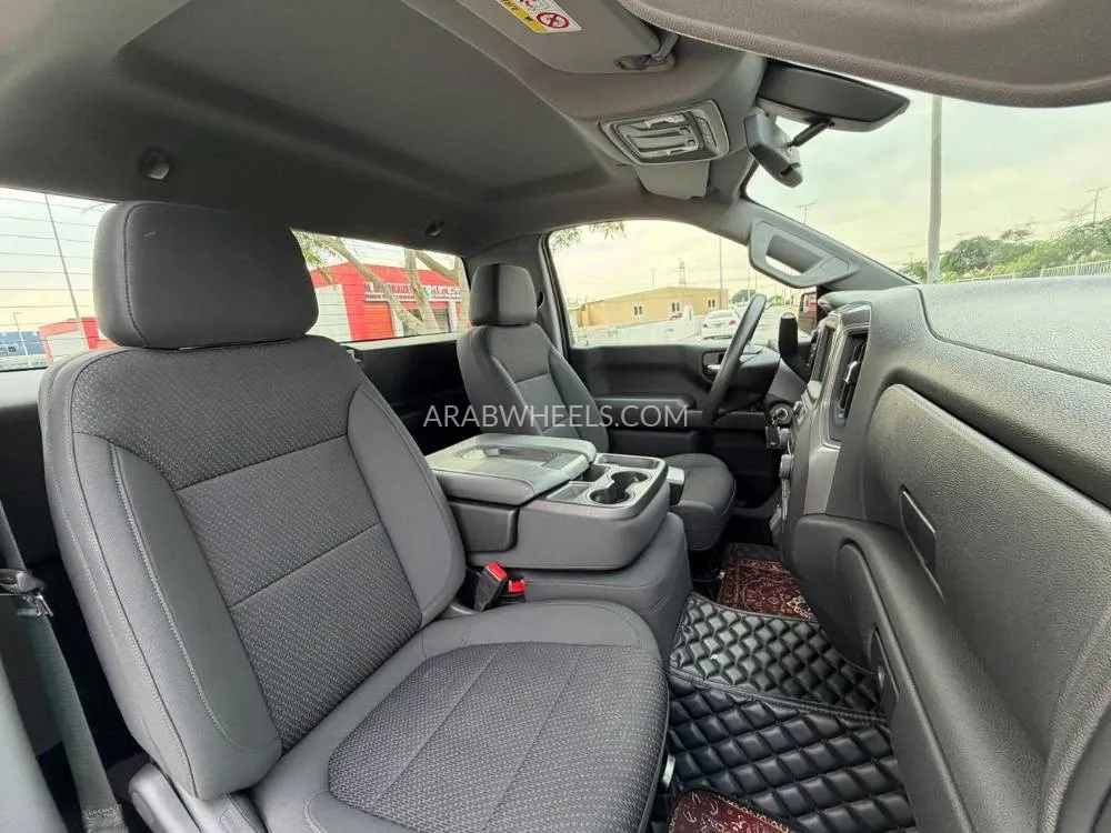 Chevrolet Silverado 2022 for Sale in Dubai Image-9