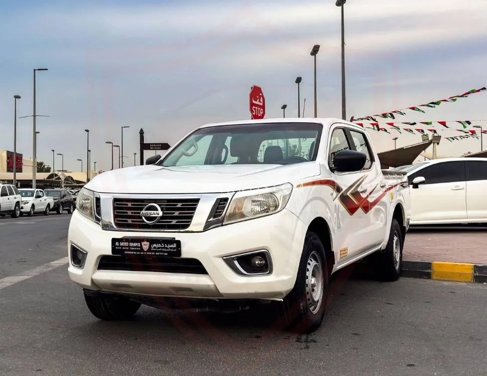 Nissan Navara 2022 for Sale in Sharjah Image-3