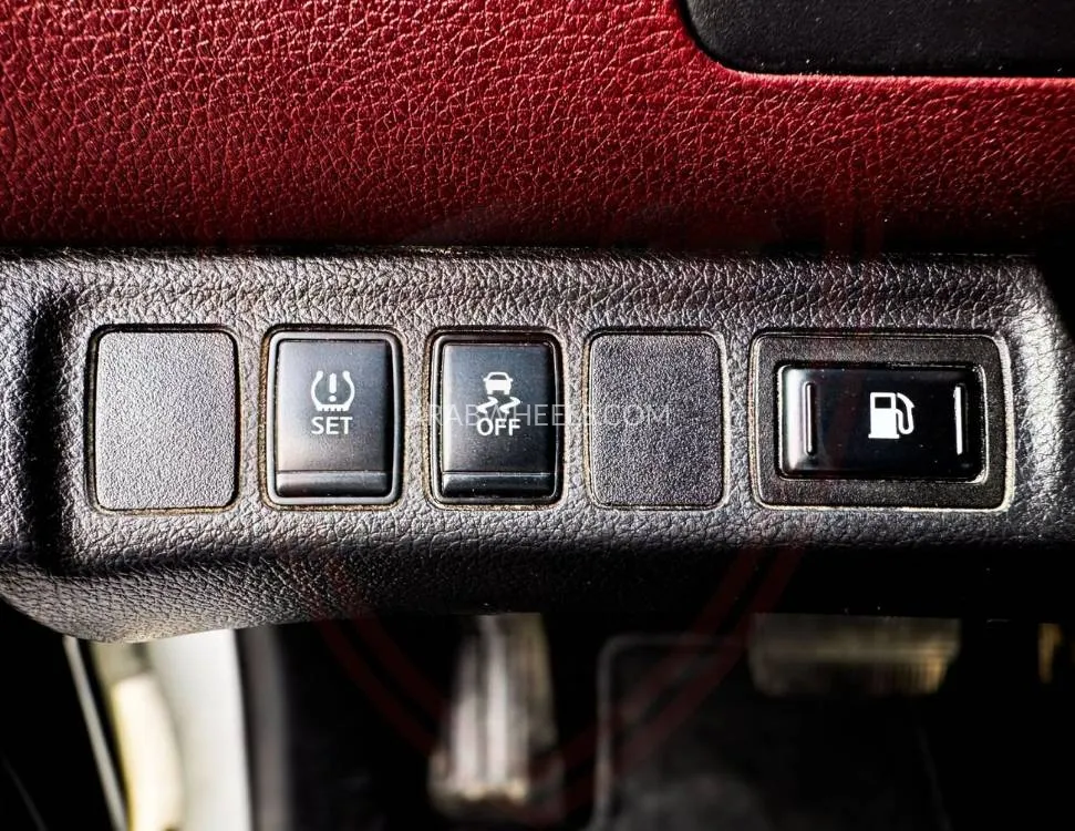 Nissan Navara 2022 for Sale in Sharjah Image-15