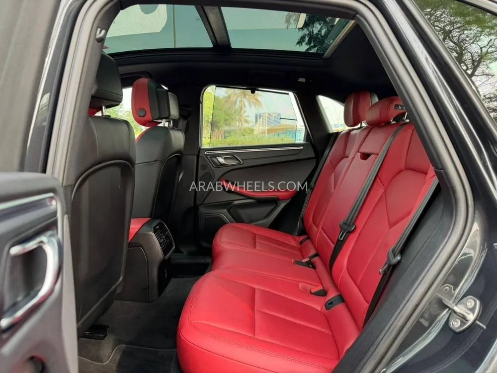 Porsche Macan 2020 for Sale in Dubai Image-8