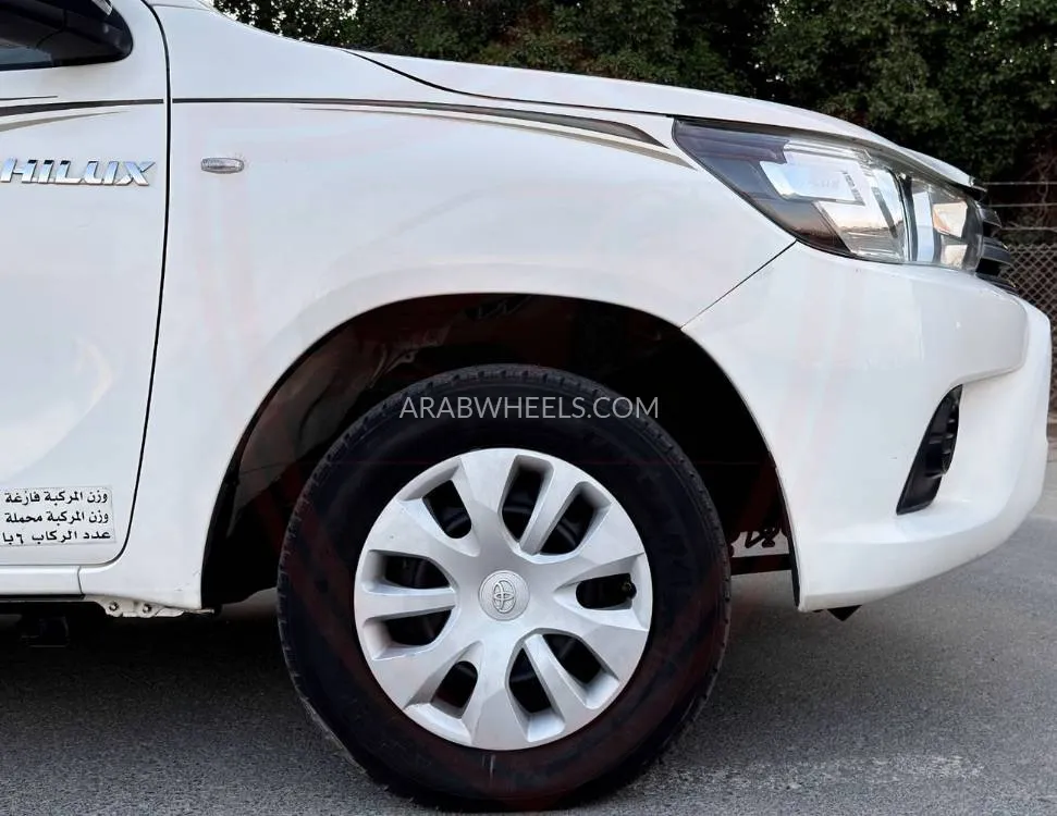 Toyota Hilux 2019 for Sale in Sharjah Image-15