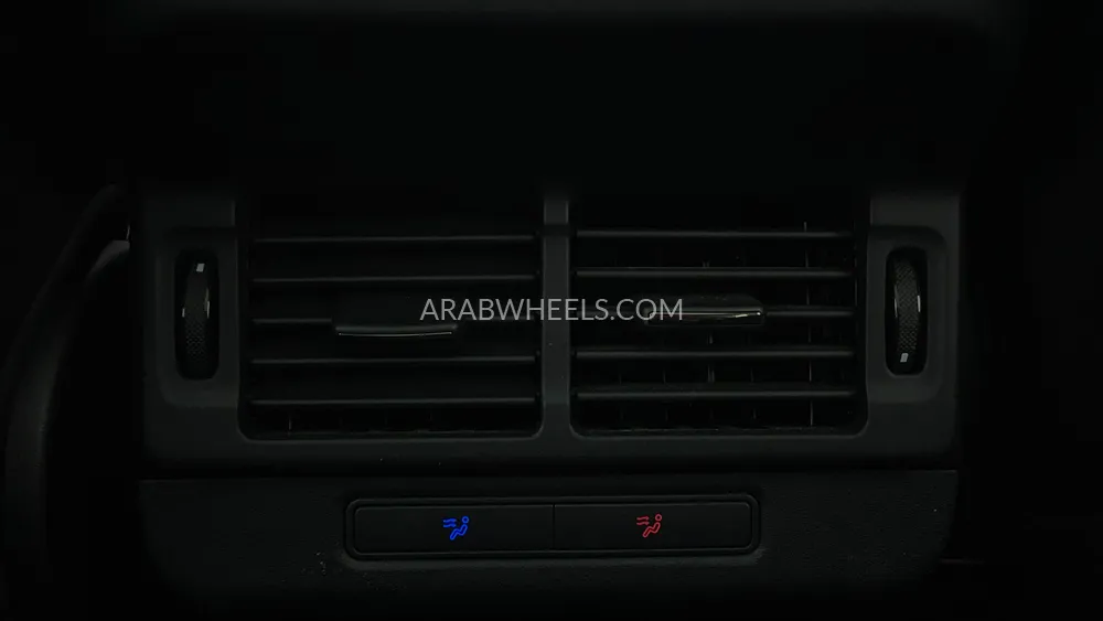 Land Rover Range Rover Evoque 2024 for Sale in Dubai Image-27