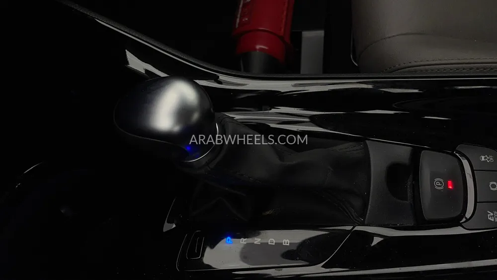 Toyota C-HR 2022 for Sale in Dubai Image-18