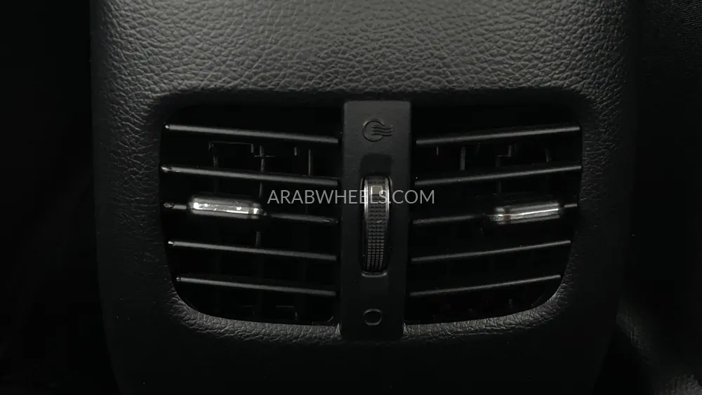 Kia Cerato 2018 for Sale in Dubai Image-25