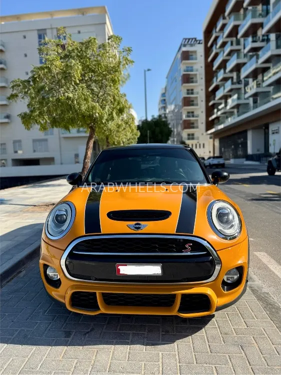 ميني كوبر 2018 for Sale in أبو ظبي Image-2