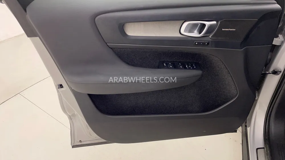 Volvo XC40 2023 for Sale in Dubai Image-21