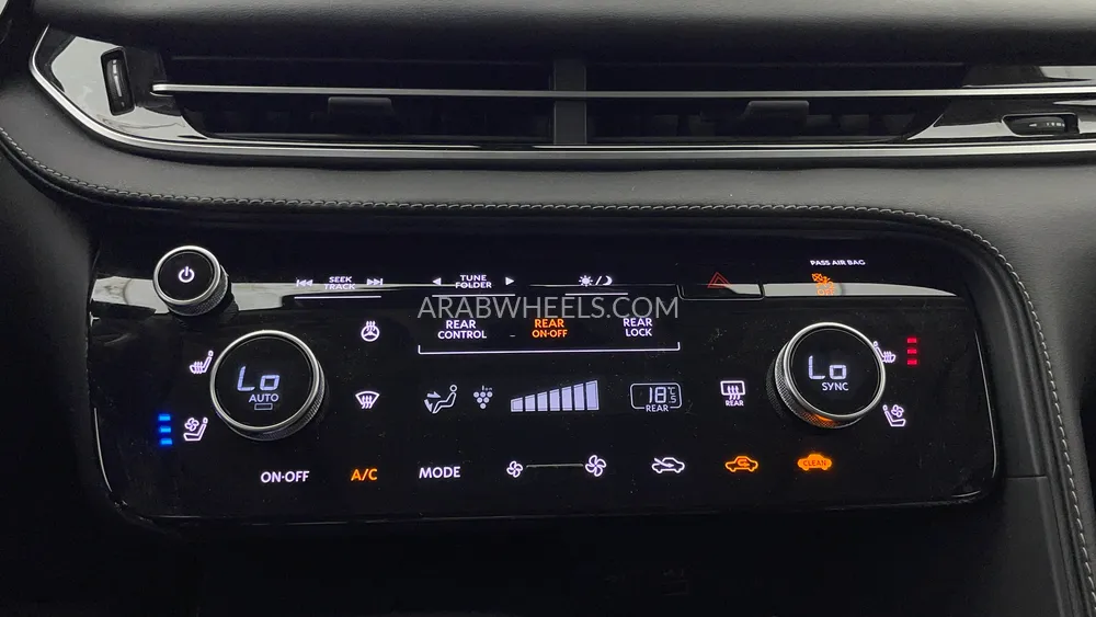 إنفينيتي QX60 2023 for Sale in دبي Image-62