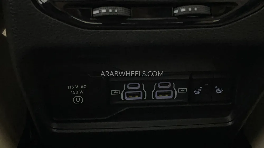 Jeep Grand Cherokee 2023 for Sale in Dubai Image-62