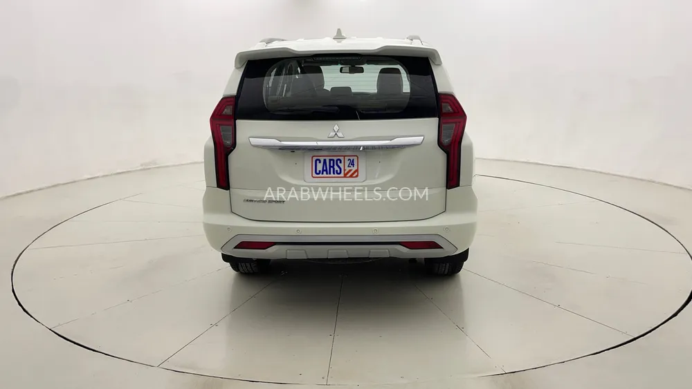 Mitsubishi Montero Sport 2022 for Sale in Dubai Image-4