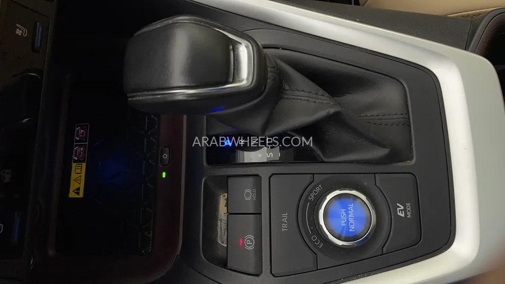 تويوتا راف 4 2023 for Sale in دبي Image-18