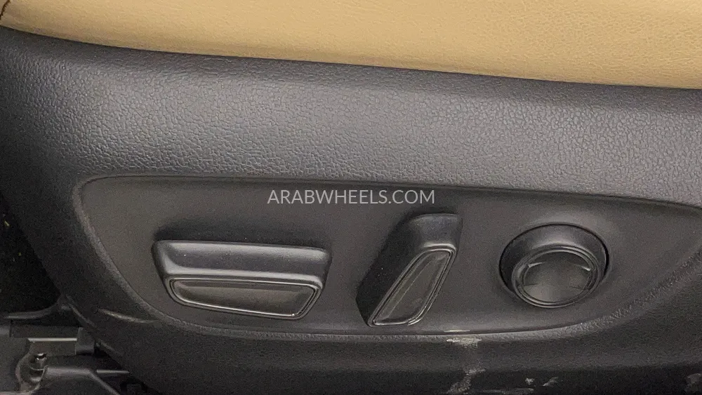 تويوتا راف 4 2023 for Sale in دبي Image-22