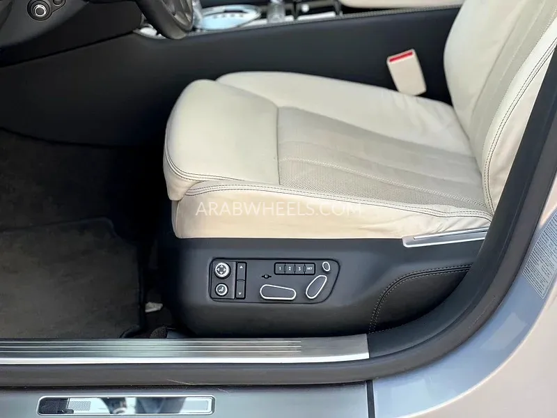 Bentley Flying Spur 2013 for Sale in Sharjah Image-18