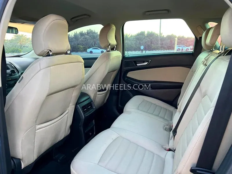 Ford Edge 2016 for Sale in Sharjah Image-10