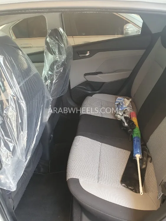 Hyundai Accent 2018 for Sale in Dubai Image-7