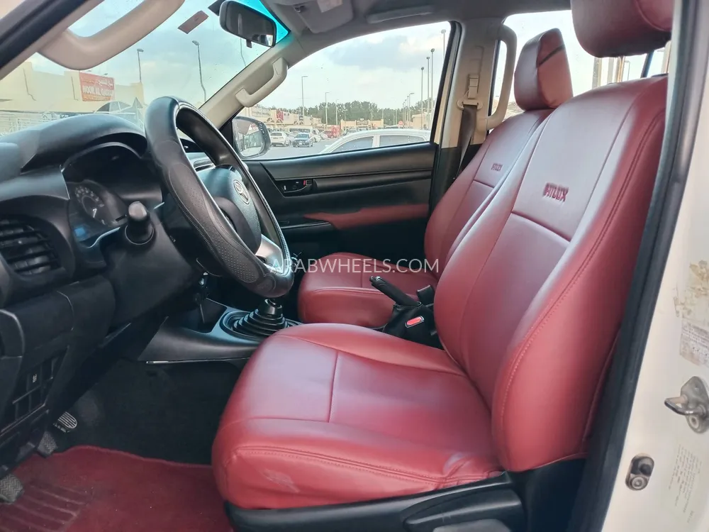 Toyota Hilux 2020 for Sale in Sharjah Image-7