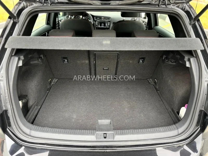 Volkswagen Golf GTI 2015 for Sale in Sharjah Image-18