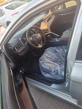 Toyota Camry 2.5L Hybrid XLE 2018