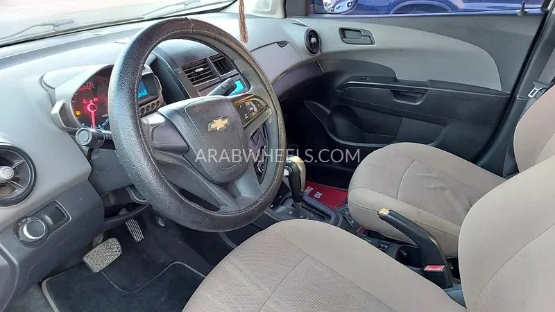 Chevrolet Sonic 2014 for Sale in Sharjah Image-6