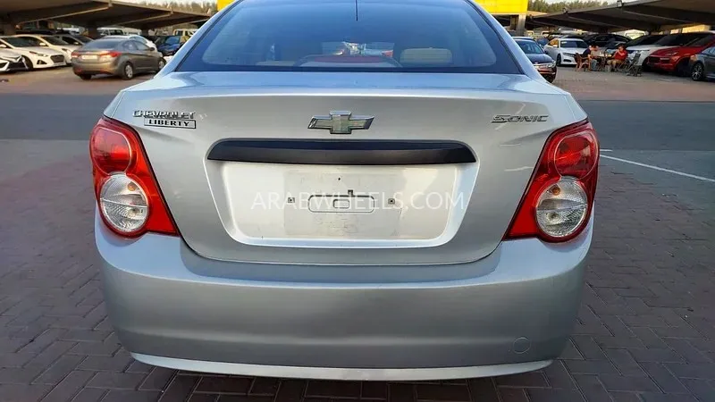 Chevrolet Sonic 2014 for Sale in Sharjah Image-12