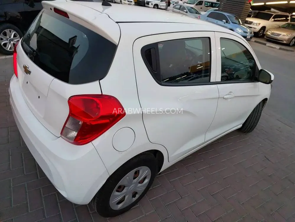 Chevrolet Spark 2017 for Sale in Sharjah Image-17