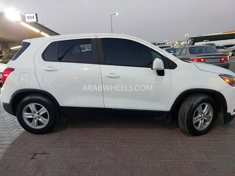 Chevrolet Trax 2021 for Sale in Sharjah Image-2