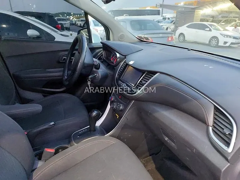 Chevrolet Trax 2021 for Sale in Sharjah Image-4
