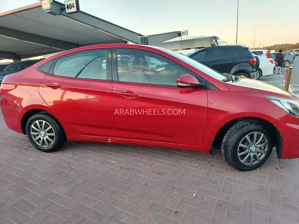 Hyundai Accent 2015 for Sale in Sharjah Image-3