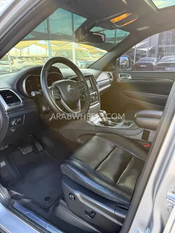 Jeep Cherokee 2018 for Sale in Sharjah Image-14