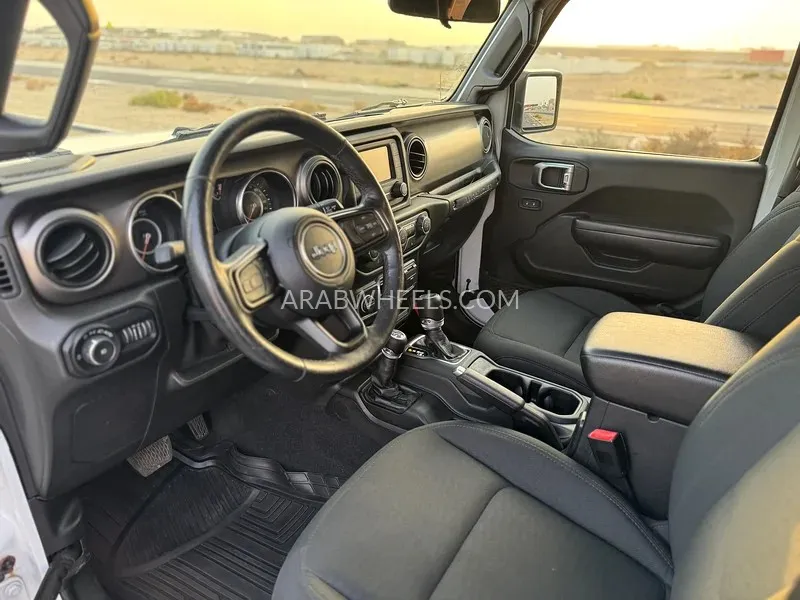 Jeep Wrangler 2019 for Sale in Sharjah Image-3