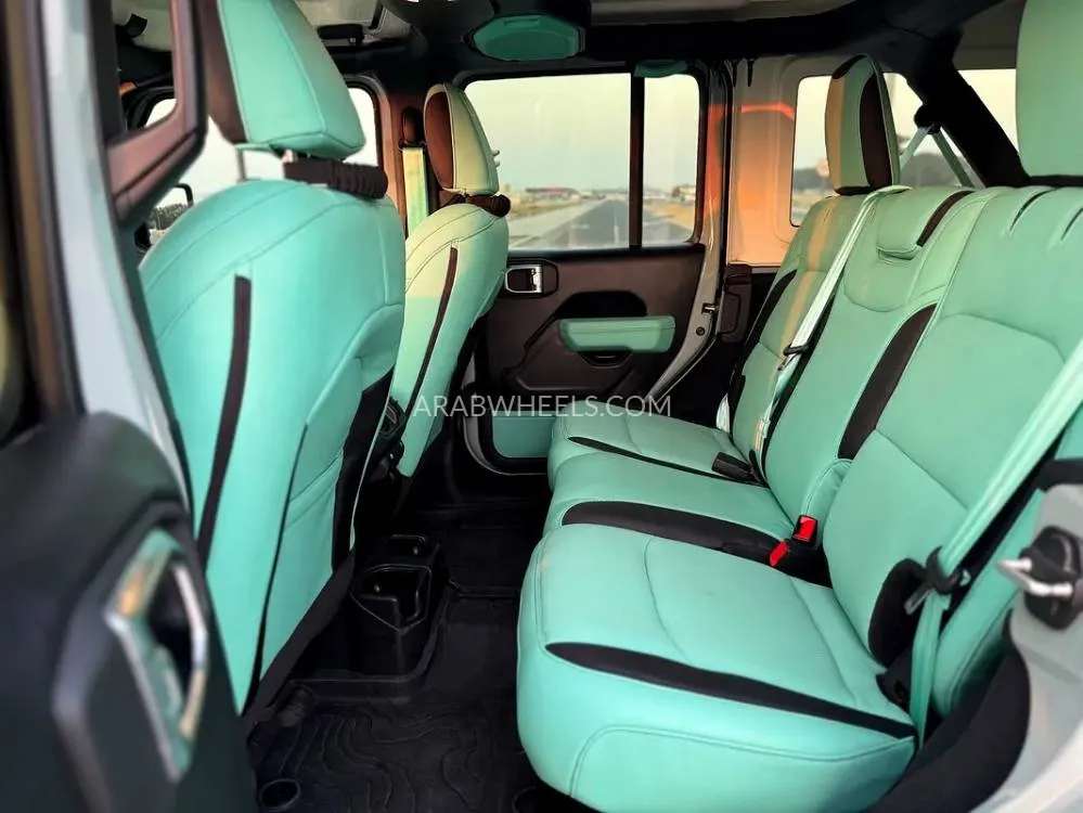 Jeep Wrangler 2023 for Sale in Sharjah Image-8