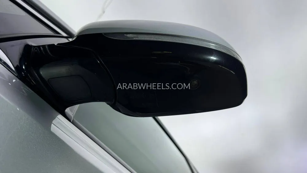 Kia Sedona 2017 for Sale in Sharjah Image-17