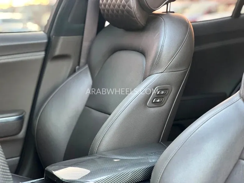 Kia Stinger 2020 for Sale in Sharjah Image-2