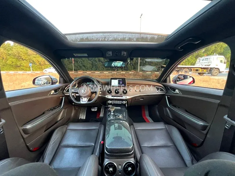 Kia Stinger 2020 for Sale in Sharjah Image-7