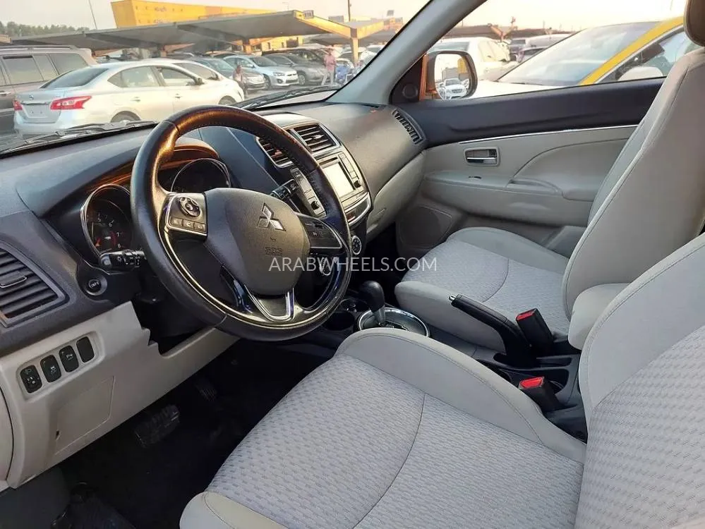 Mitsubishi ASX 2017 for Sale in Sharjah Image-2