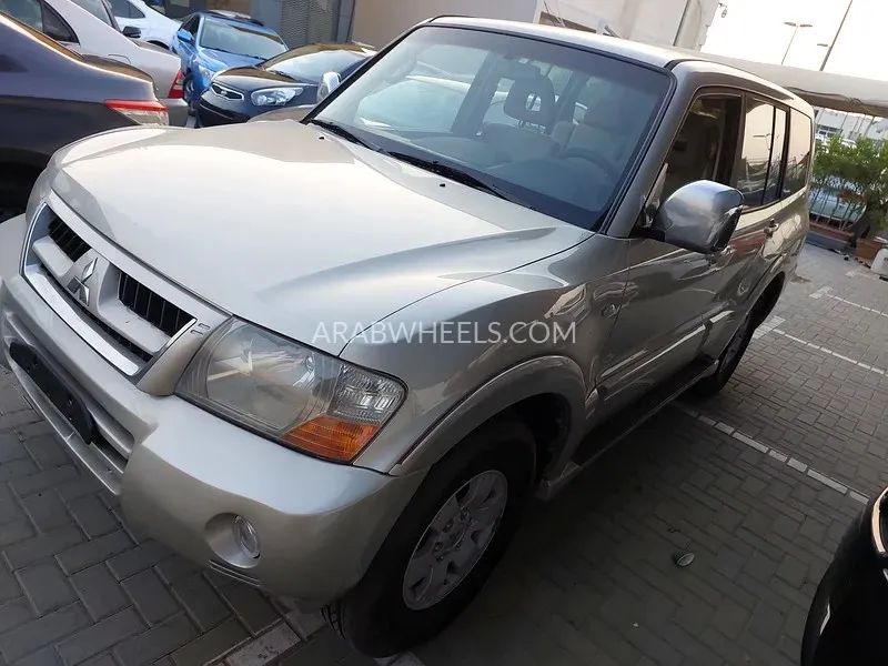 Mitsubishi Pajero 2007 for Sale in Sharjah Image-3