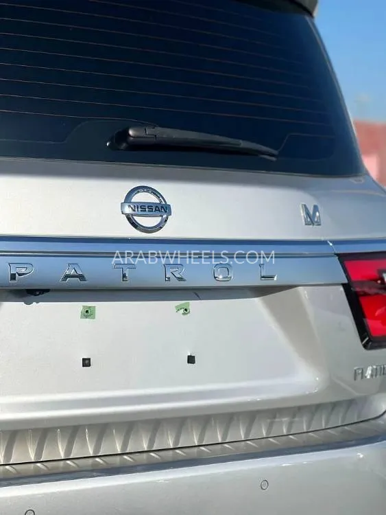Nissan Patrol 2021 for Sale in Sharjah Image-4