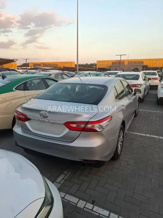 تويوتا كامري 2018 for Sale in الشارقة Image-2