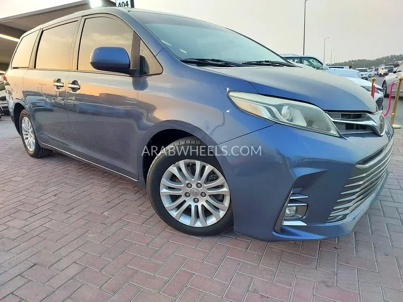 Toyota Sienna 2014 for Sale in Sharjah Image-5