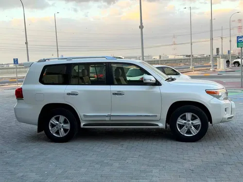Toyota Land Cruiser 4.6L VXR 2015