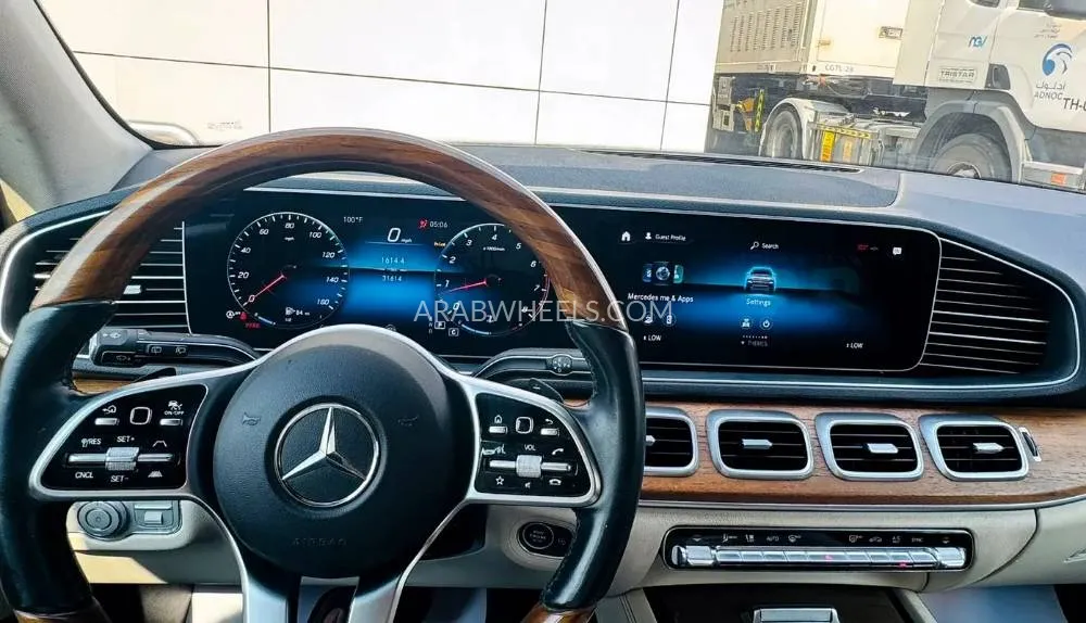 Mercedes Benz GLE Class 2022 for Sale in Sharjah Image-10