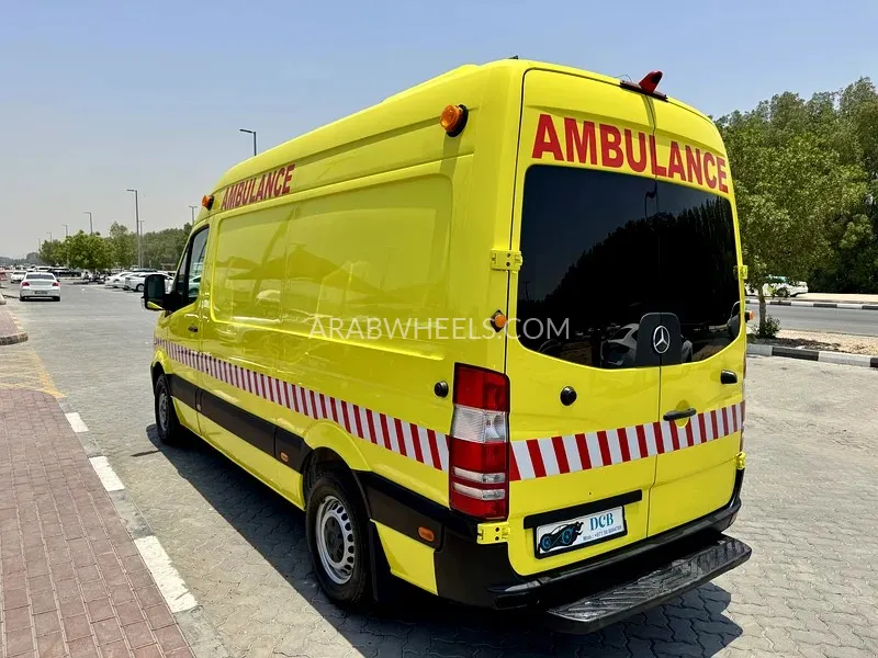 Mercedes Benz Sprinter 2016 for Sale in Sharjah Image-16